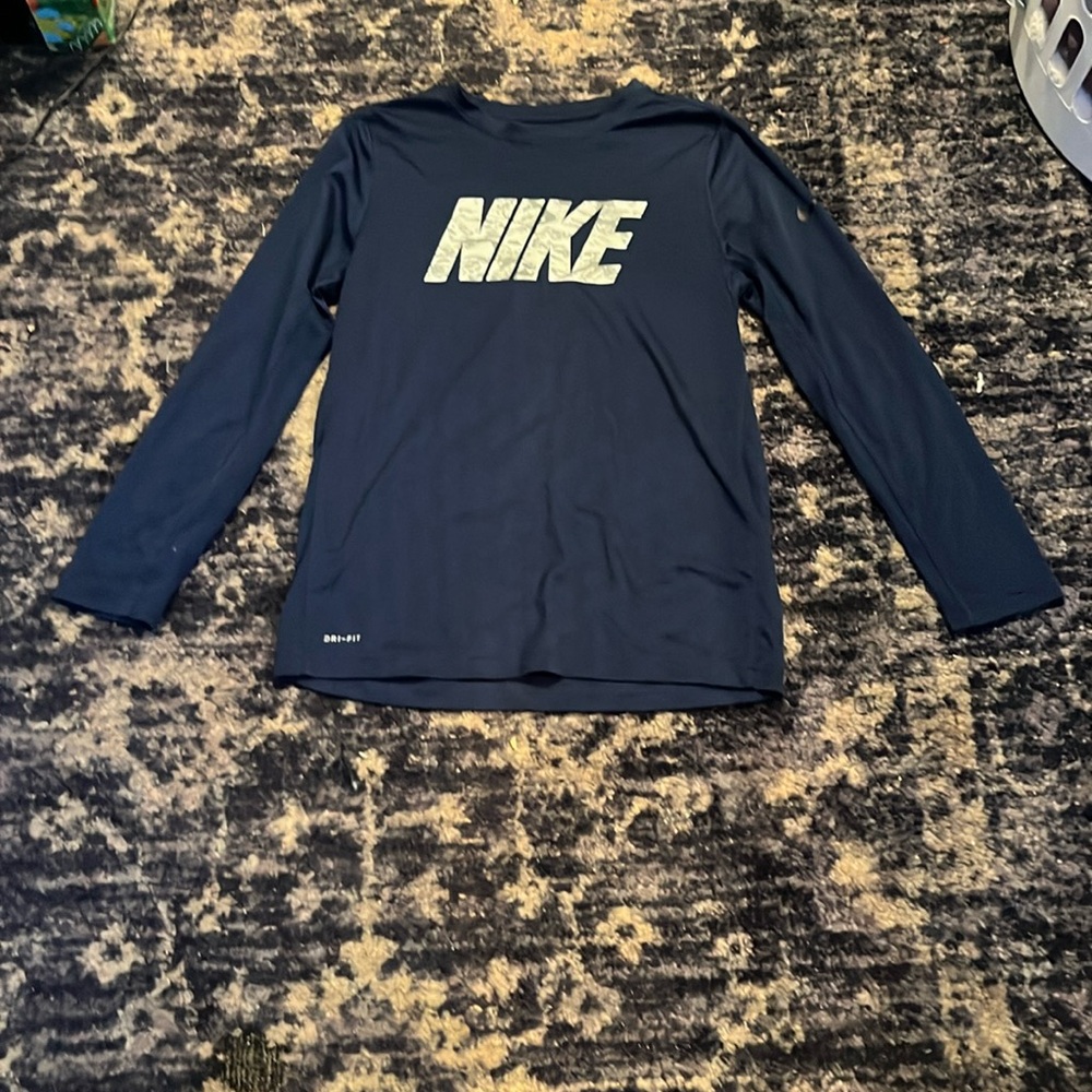 Men’s long sleeve Nike tee